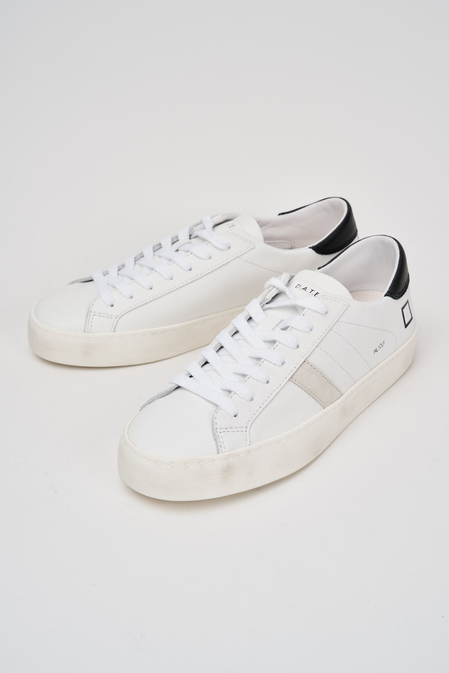 D.A.T.E. Sneakers Hill Low in Pelle Bianco con Dettagli in Suede Grigio e Nero - 7